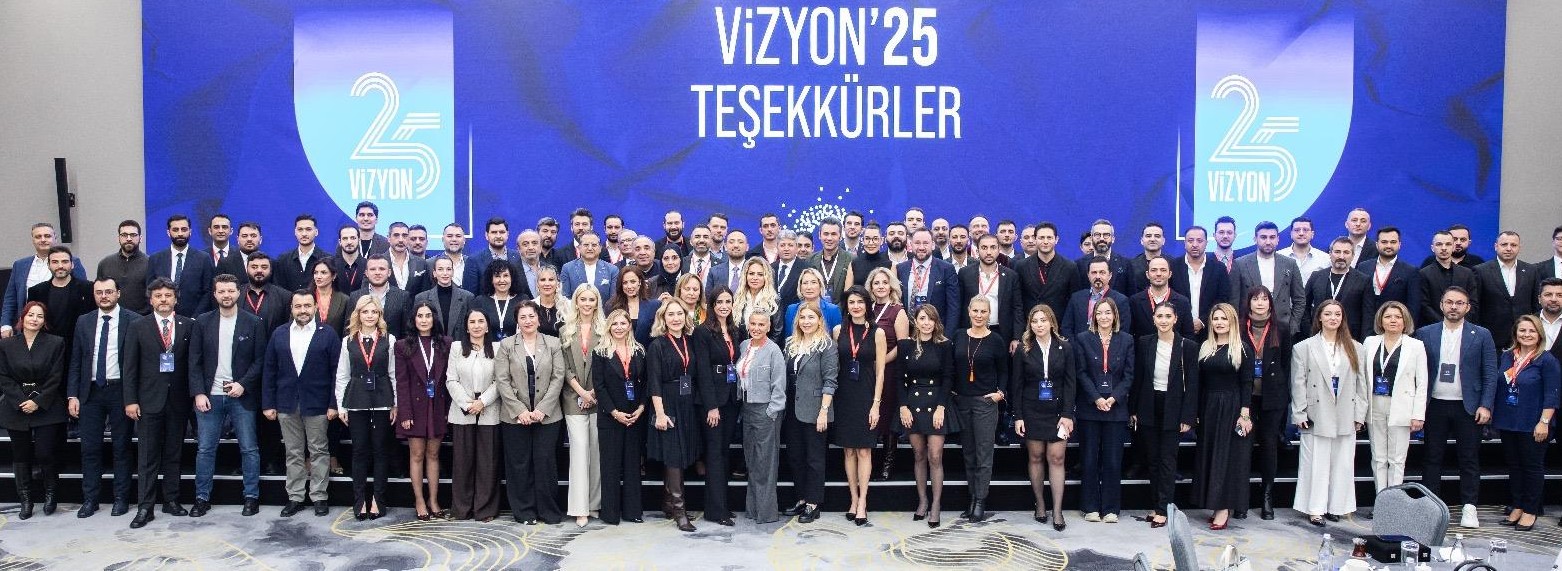 “İş dünyasının lider isimleri Vizyon’25 sahnesinde buluştu.”